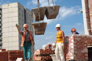 В России среди рабочих профессий наиболее востребованы строители