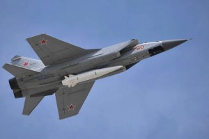 Путину продемонстрировали истребитель-перехватчик МиГ-31 с гиперзвуковой ракетой «Кинжал»