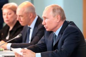Владимир Путин обсудил в Ахтубинске социально-экономическое развитие Астраханской области