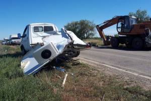 Астраханец погиб при столкновении грузовика и трактора