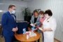 Секретарь Харабалинского отделения партии подарил Харабалинской больнице пульсоксиметры и тонометры
