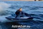 В Астрахани речные трамвайчики атакуют гонщики на гидроциклах
