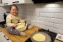 Масленица: печем блины вместе с детьми