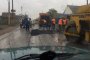 Астраханские дорожники укладывают асфальт в дождь (видео)