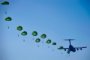 Морские пехотинцы выполнят более 1000 прыжков с парашютом в Астраханской области