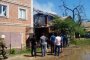 В центре Астрахани горит двухэтажный жилой дом. Жильцов эвакуировали