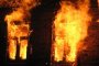 В Астрахани на улице Бакинской загорелся жилой дом
