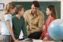 Учителей законом могут обязать обращаться к школьникам на «Вы»