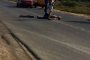 Астраханцы засняли лежащего посреди дороги мужчину